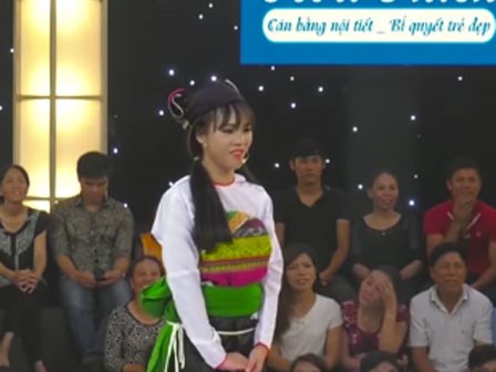 Cô gái dân tộc 