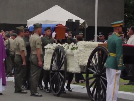 Nhà độc tài Philippines được mai táng sau 27 năm ướp xác