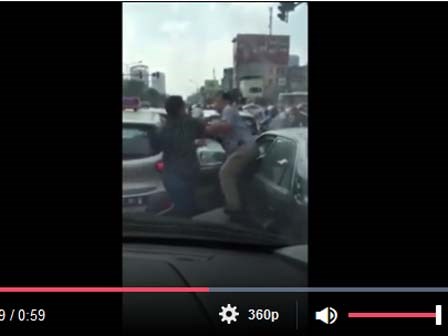 Buồn vì cách hàng xử bằng 