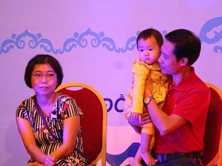 Sau 13 năm chạy chữa, nữ bác sĩ 46 tuổi “rụng rời chân tay” khi biết mình có thai