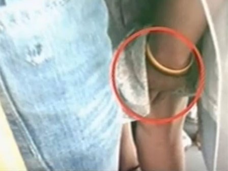 Bé gái 11 tuổi dùng máy ghi âm tố cáo hành vi quấy rối của cụ ông 71 tuổi vì cha mẹ không tin