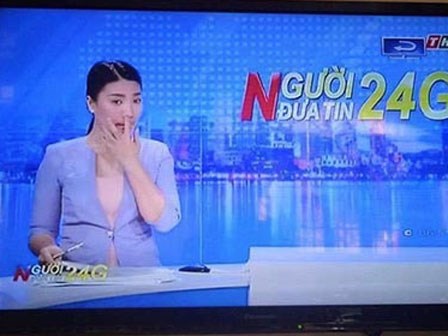 Nữ MC xinh đẹp lên tiếng về hành động