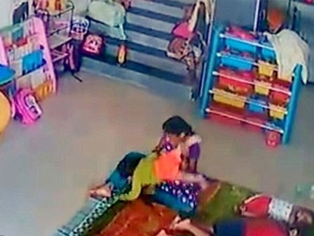 Kinh hoàng bé 9 tháng tuổi ngày đầu đi học bị cô giáo tát, ném, đánh đến nứt hộp sọ