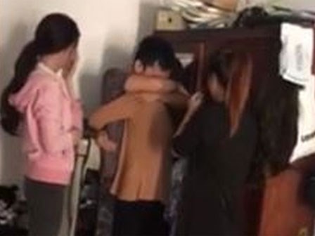 Chị em tranh cãi ầm ĩ vì cô gái bị cả nhà bạn trai cấm cưới: