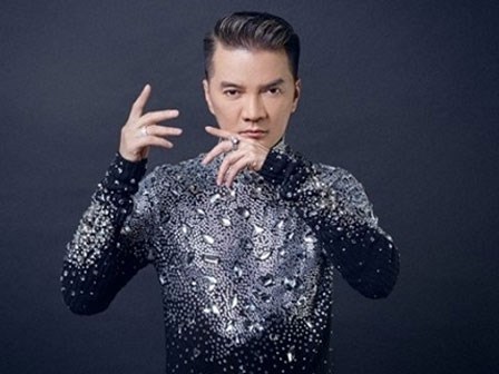 Đàm Vĩnh Hưng bức xúc khi ca sĩ trẻ 'ngầm' ám chỉ anh bị khán giả hải ngoại 'tẩy chay'