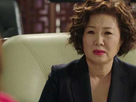 Mẹ chồng hầm cháo tẩm bổ khiến con dâu mang bầu khóc nghẹn vì 'sợ'