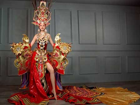 Trang phục nặng gần 45kg của Việt Nam đạt giải nhất tại cuộc thi Hoa hậu Siêu quốc gia 2016