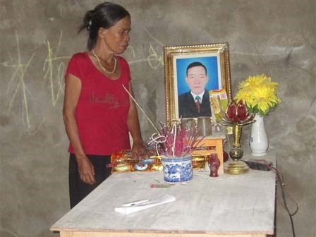 Em gái chết lõa thể bên chồng, vợ mòn mỏi mong minh oan