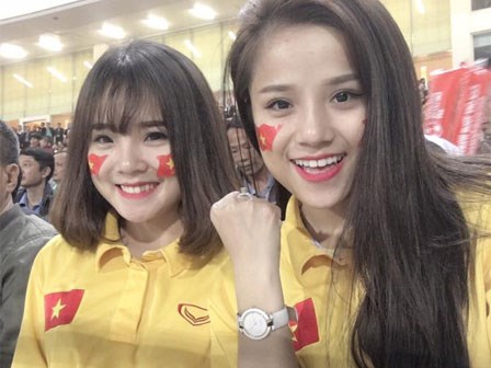 Đây là 2 nữ CĐV được 