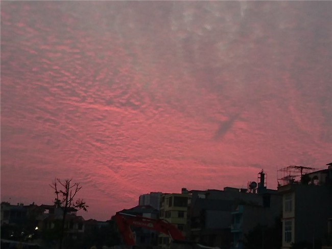 Một người cũng chụp được cảnh tượng này tại Bắc Ninh