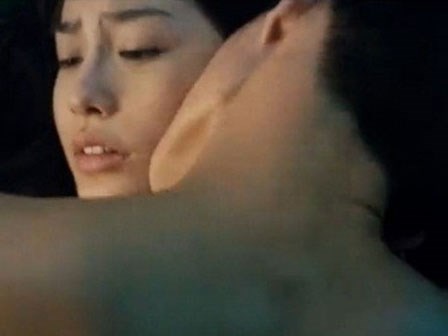Người làm vườn quay lén cảnh giường chiếu của chủ nhà suốt 3 năm với mục đích không ai ngờ