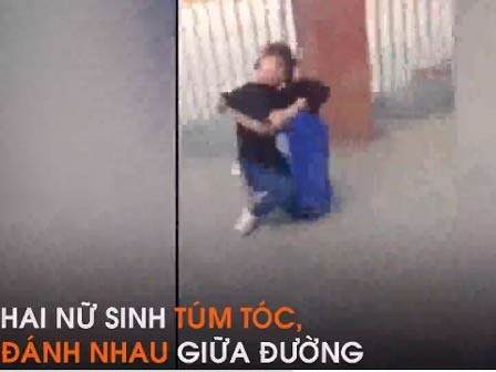 Lại xuất hiện clip “tỷ thí” không phân định thắng thua giữa hai nữ sinh