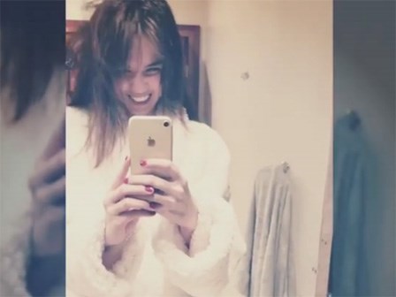 Lộ video Ngọc Trinh được người tình 72 tuổi - tỷ phú Hoàng Kiều sấy tóc sau khi tắm?