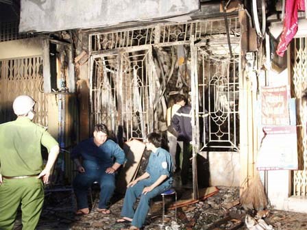 Cháy nhà trong hẻm Sài Gòn, gia đình 6 người tử vong, 4 người bị thương