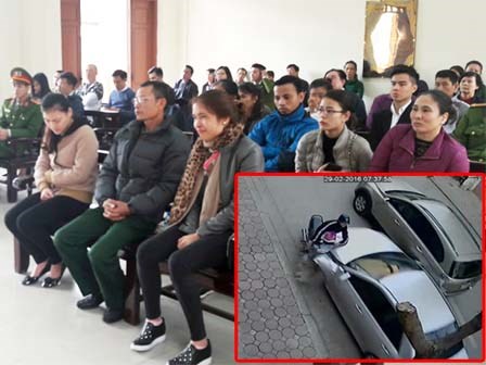 Mẹ bé 9 tuổi xin giảm tội cho lái xe Camry 'điên'