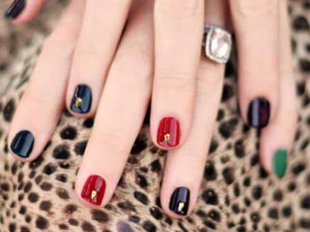 Gợi ý 8 mẫu móng đẹp và dễ kết hợp cho các nàng mùa Giáng Sinh