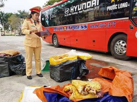 Vô tư rã đông thịt nhập để bán như thịt tươi-3