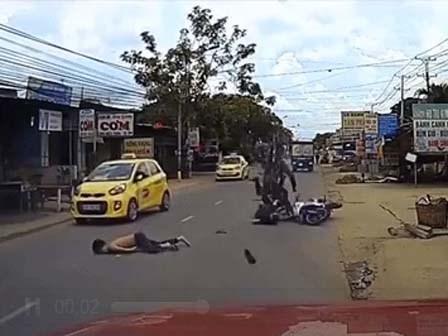 Chỉ vì 1 cú vặn ga 