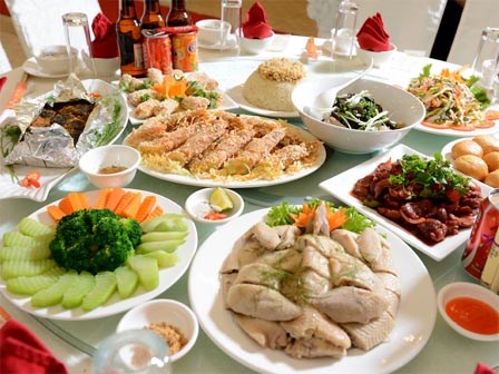 Những nguy cơ có thể xảy ra khi dùng thức ăn thừa