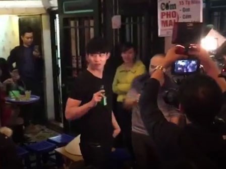 Clip: Mỹ nam Taecyeon (2PM) nhiệt tình 
