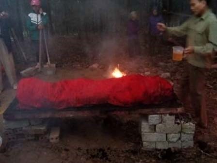 Bí ẩn về ngôi mộ cổ hàng trăm năm còn nguyên thi hài ở Nghệ An