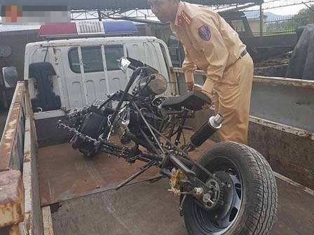 Cảnh sát giao thông Đà Nẵng bắt giữ “siêu quái xế” Batman gây náo loạn quốc lộ 1A