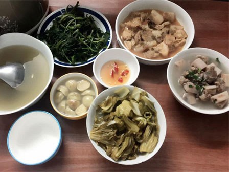 Sốt xình xịch trào lưu khoe mâm cơm