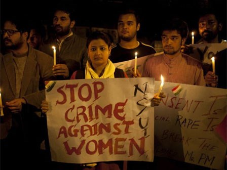 Bé gái Ấn Độ nguy kịch vì bị 4 thầy giáo cưỡng hiếp