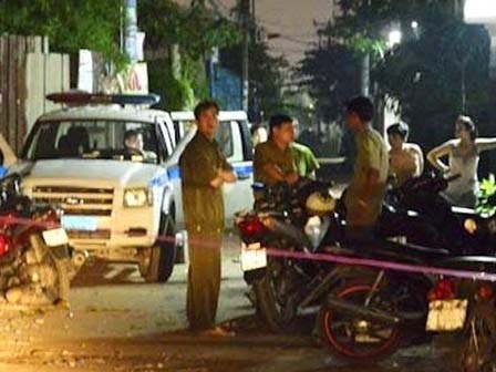 Ôtô chở 10 người đâm vào đầu xe tải, bé trai 9 tuổi tử vong