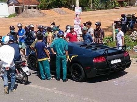 Siêu xe Lamborghini tông chết người