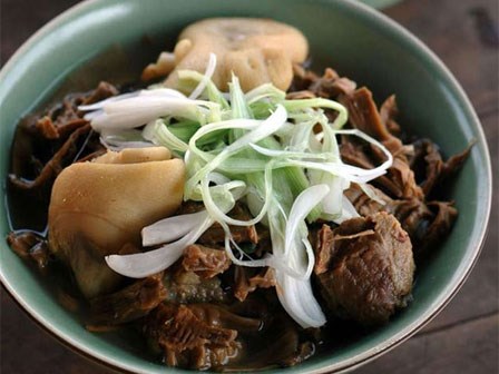 Cách nấu canh măng khô móng giò chuẩn vị cho ngày Tết