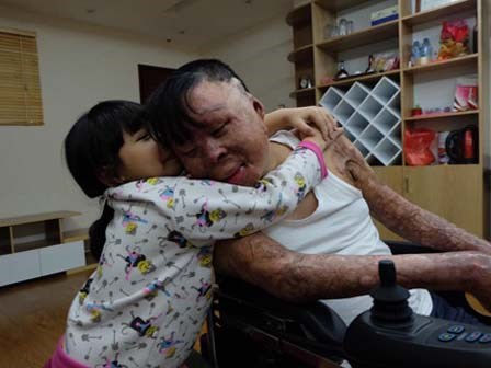 Gặp chiến sĩ duy nhất sống sót sau vụ máy bay rơi ở Hòa Lạc trước thềm năm mới 2017