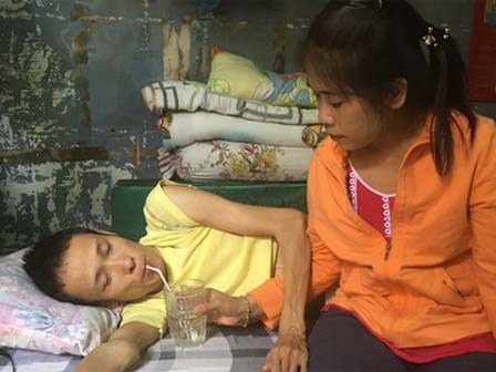 Tình bất ngờ của chàng trai tật nguyền và cô gái xứ Quảng