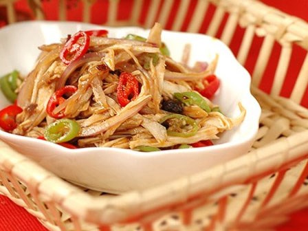 Tận dụng thịt gà luộc làm salad cam thanh mát cực ngon