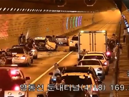 Tai nạn giao thông ở Hàn Quốc, và cách mà người ta ứng xử khi bắt gặp khiến bất cứ ai cũng phải nể phục
