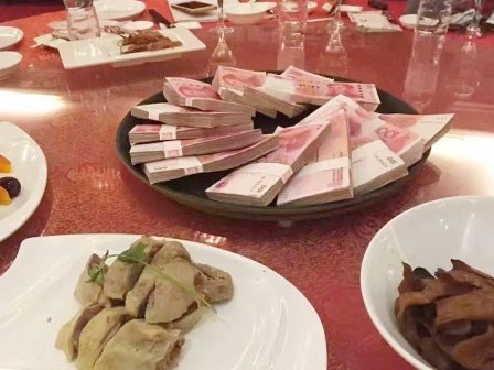 Đầu năm được lì xì hàng chục triệu đồng