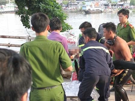 Ba giờ lặn kênh tìm cô gái đuối nước ở Sài Gòn