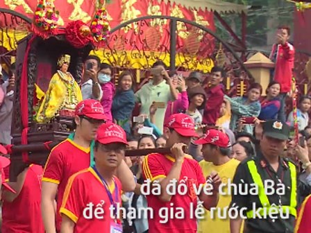 Chen lấn, giành giật