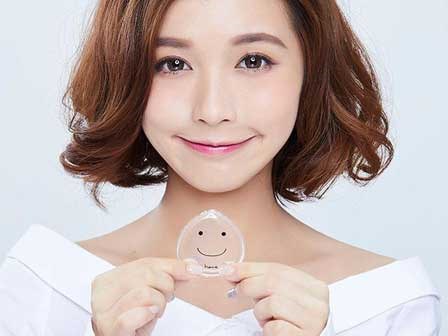 Quên miếng xốp đánh kem nền đi, giờ phải dùng 4 miếng mút này da mới nhanh mịn!
