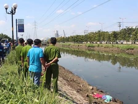 Ghen tuông, trấn nước bạn gái đến chết