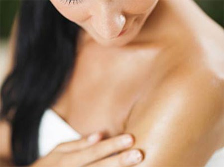 Bạn sẽ ngạc nhiên trước những công dụng làm đẹp toàn diện của dầu dừa