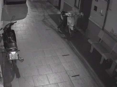 Thanh niên bảnh, lòng vòng quanh xóm để trộm thứ khó ai ngờ