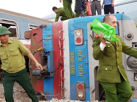 Lấy hộp đen tàu SE2 làm rõ nguyên nhân vụ tai nạn làm 3 người chết