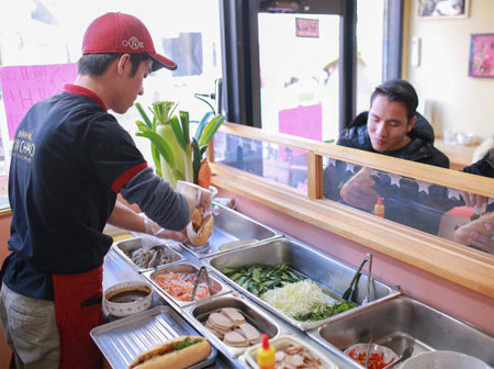 Úc điều tra vụ 9 người nhập viện sau khi ăn bánh mì Việt Nam-4