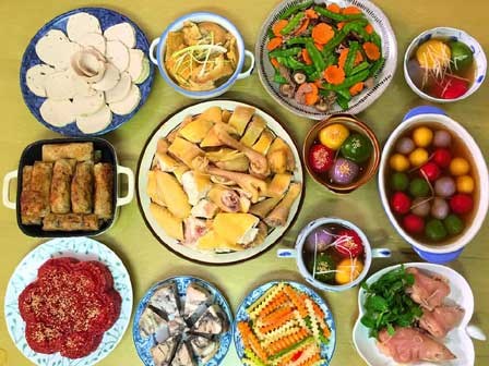 Ghen tị với những mâm cơm hấp dẫn của mẹ Việt xinh đẹp nấu tặng chồng con