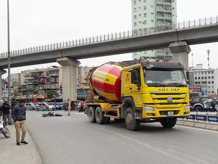 Vụ nữ sinh chết thảm dưới gầm xe bồn bê tông: Xe chạy vào giờ cấm