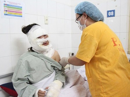 Nếu muốn tránh nguy cơ bị nát mặt, mù mắt, đừng cho trẻ chơi loại bóng bay phát nổ