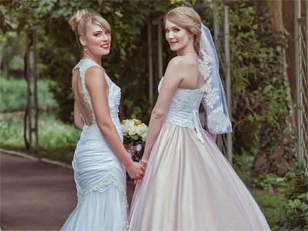 Phát hờn vì hai cô gái xinh như minh tinh cưới nhau