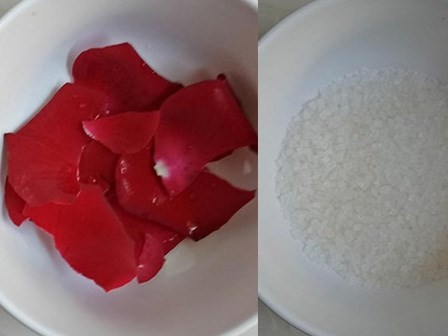 Tự làm hỗn hợp tẩy tế bào chết từ hoa hồng giúp đánh bay làn da rám nắng hè này