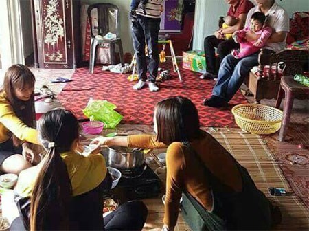 Cảnh hài hước khi các anh trông con cho các chị